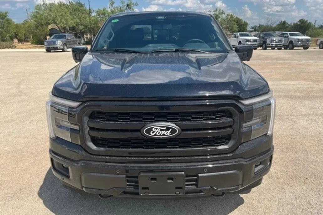 2025 Ford F-150 Lariat photo 1