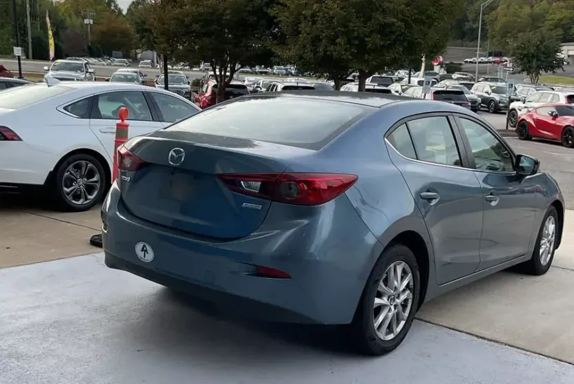 2016 Mazda Mazda3 i Sport photo 1