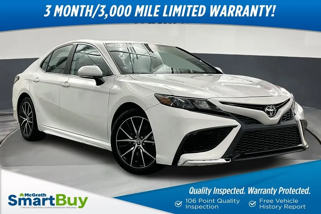 2022 Toyota Camry SE photo 1