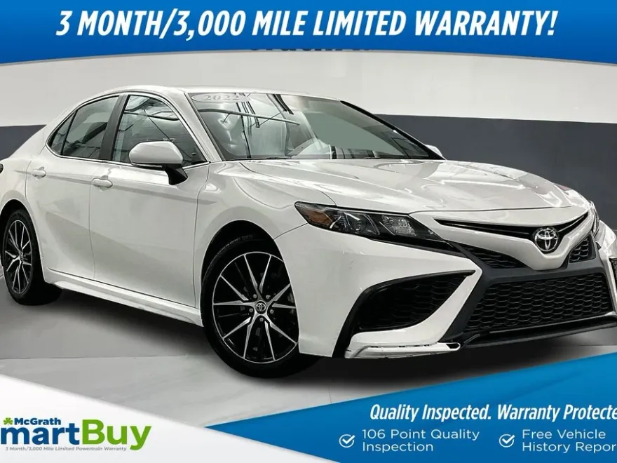 2022 Toyota Camry SE photo 1
