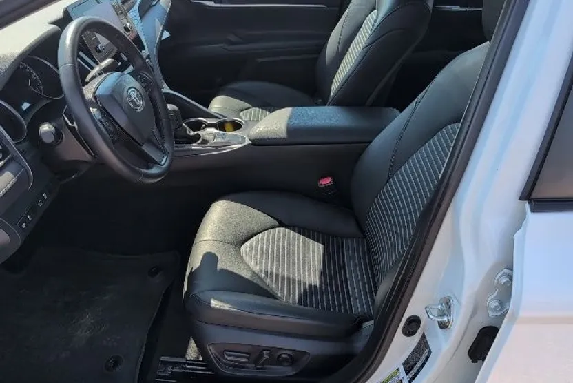 2024 Toyota Camry SE photo 1