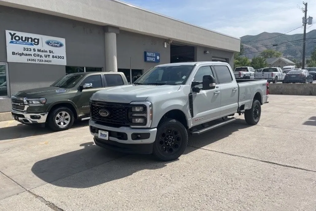 2025 Ford F-350 photo 1