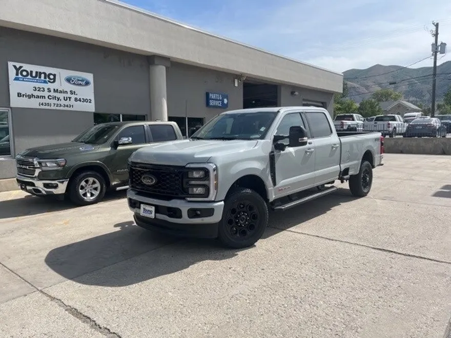 2025 Ford F-350 photo 1