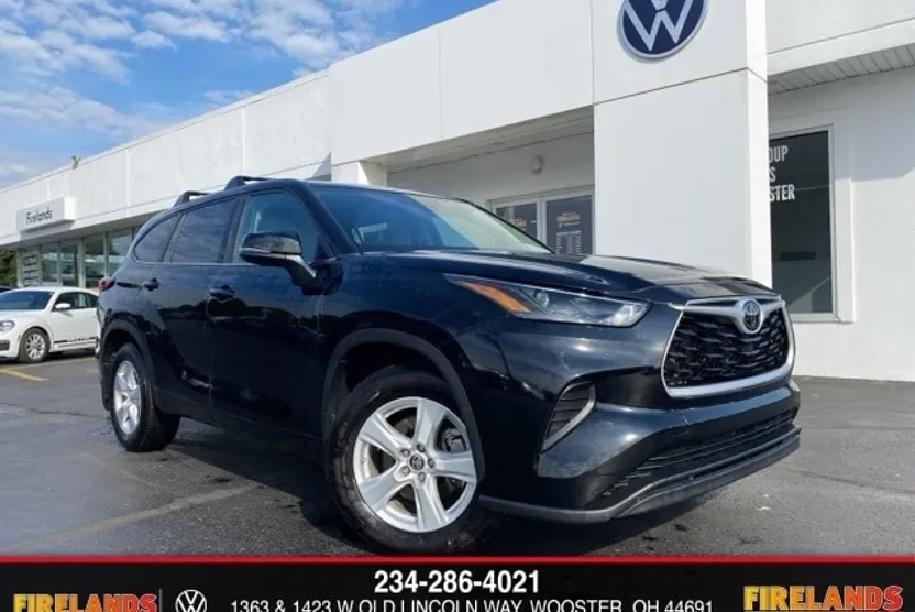 2023 Toyota Highlander L photo 1