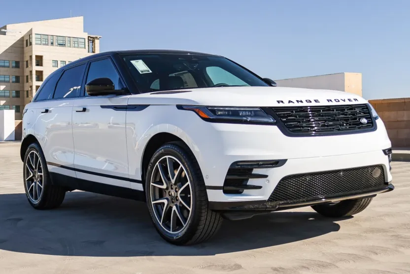 2026 Land Rover Range Rover Velar SE photo 1