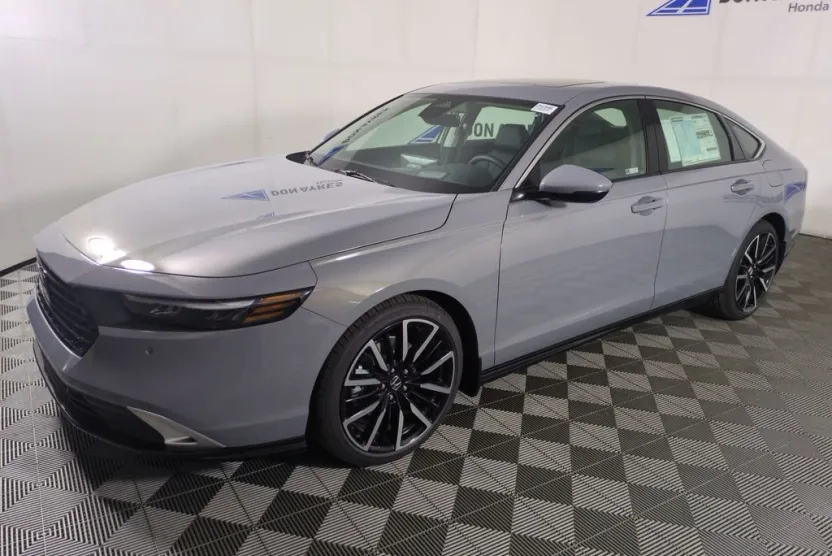 2025 Honda Accord Hybrid Touring photo 1