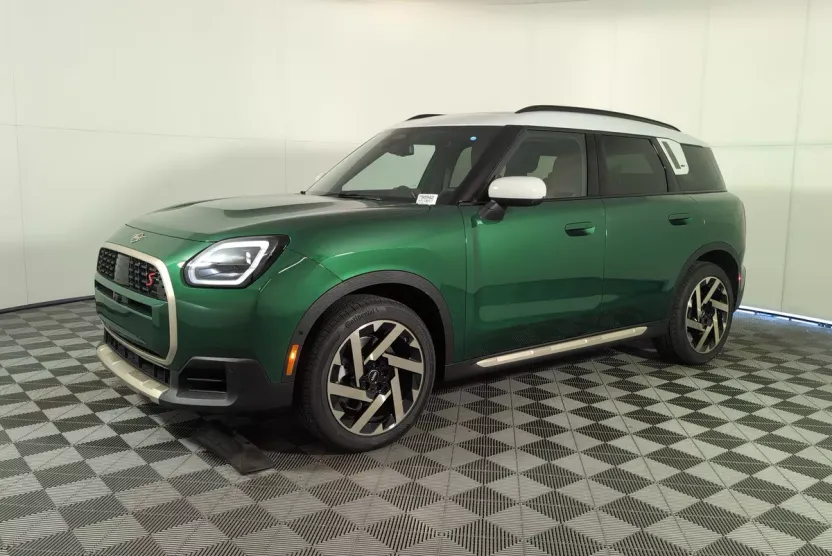 2026 Mini Countryman Iconic S ALL4 photo 1
