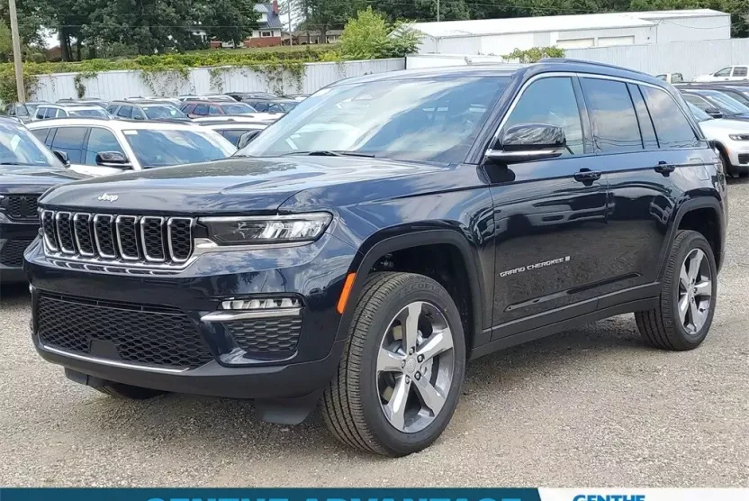 2024 Jeep Grand Cherokee Limited photo 1