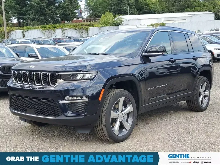 2024 Jeep Grand Cherokee Limited photo 1
