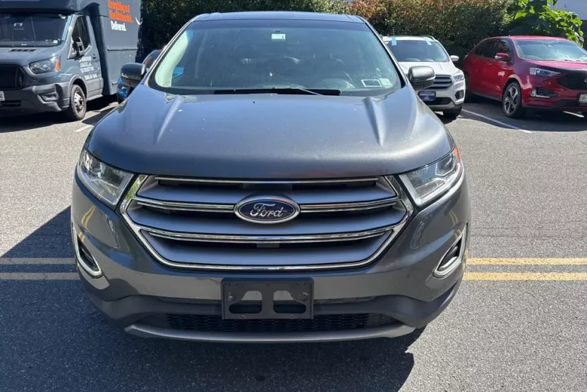 2016 Ford Edge SEL photo 1