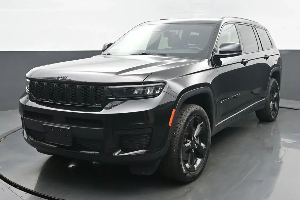 2022 Jeep Grand Cherokee Altitude photo 1