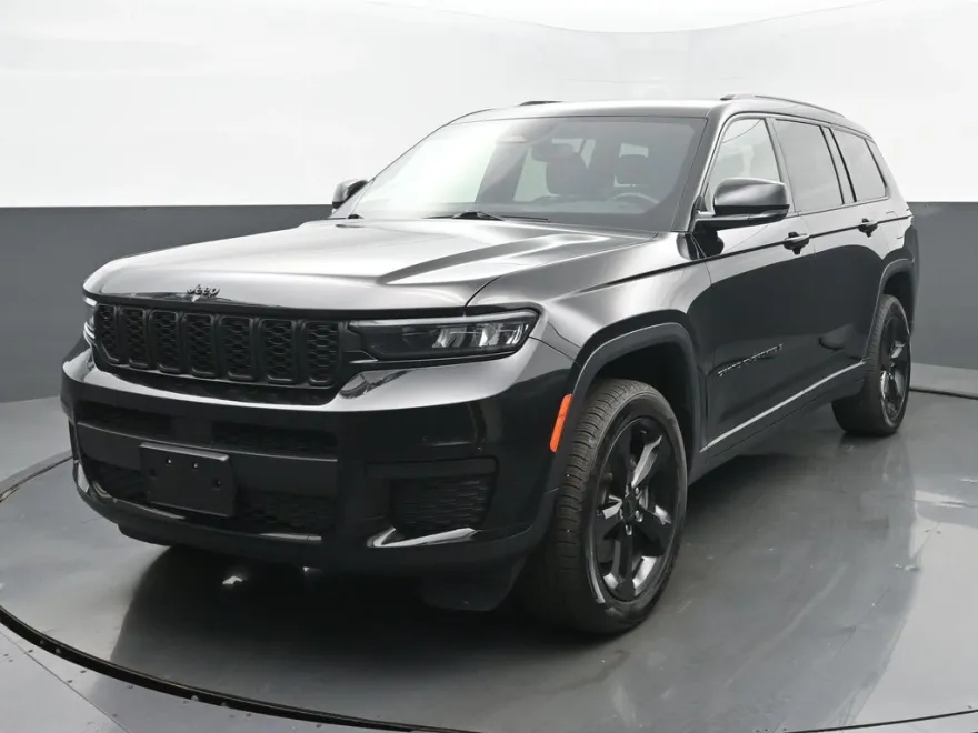 2022 Jeep Grand Cherokee Altitude photo 1