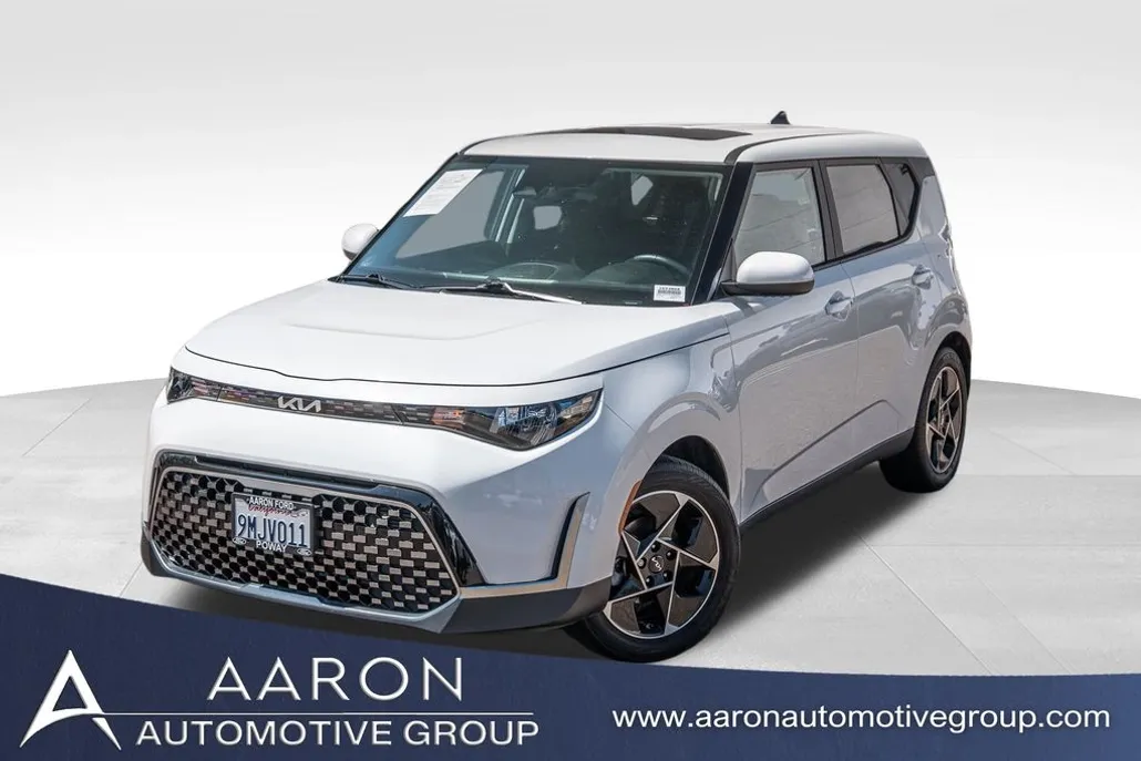 2024 Kia Soul EX photo 1