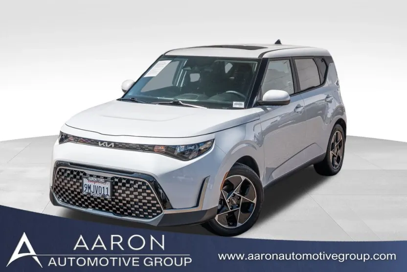 2024 Kia Soul EX photo 1
