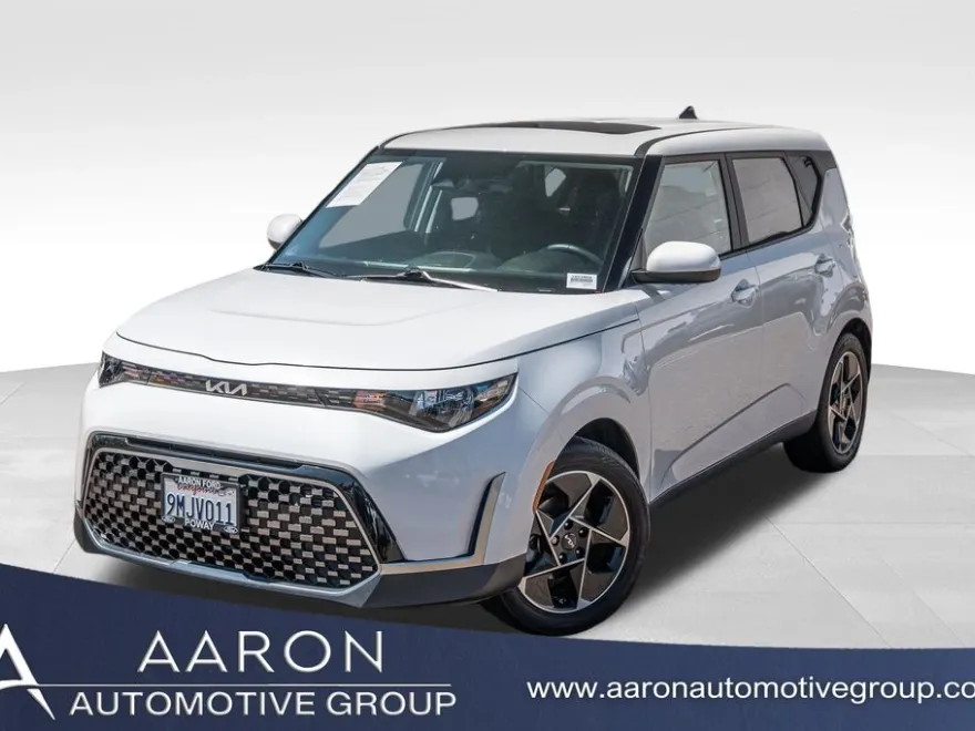 2024 Kia Soul EX photo 1