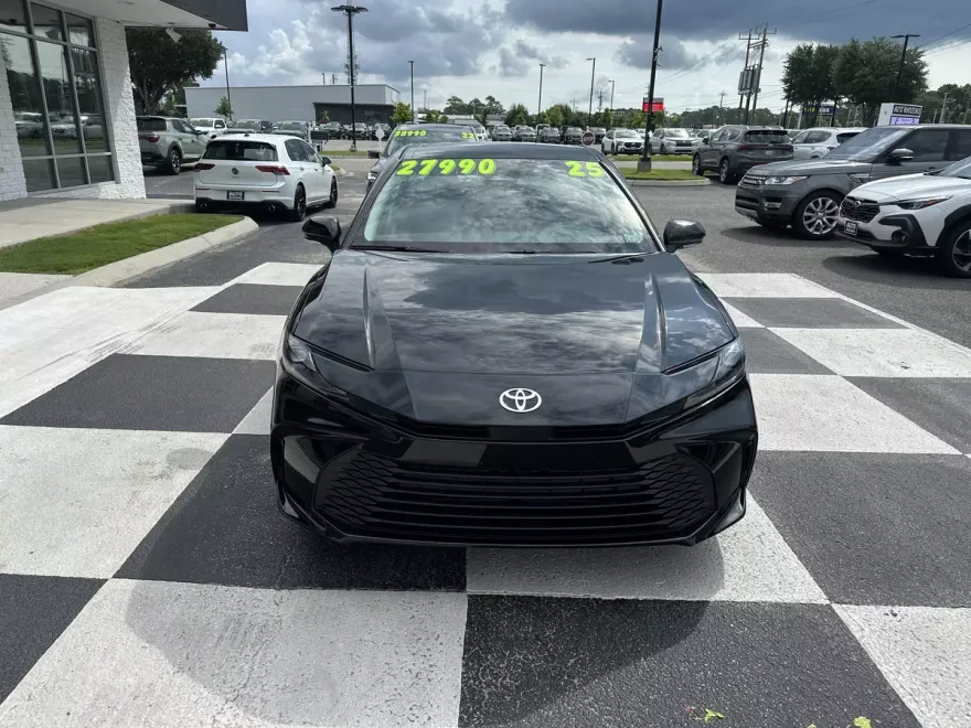 2025 Toyota Camry LE photo 1