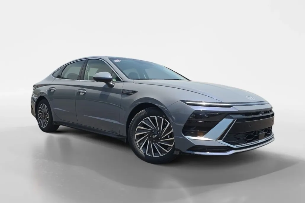 2025 Hyundai Sonata Hybrid Limited photo 1