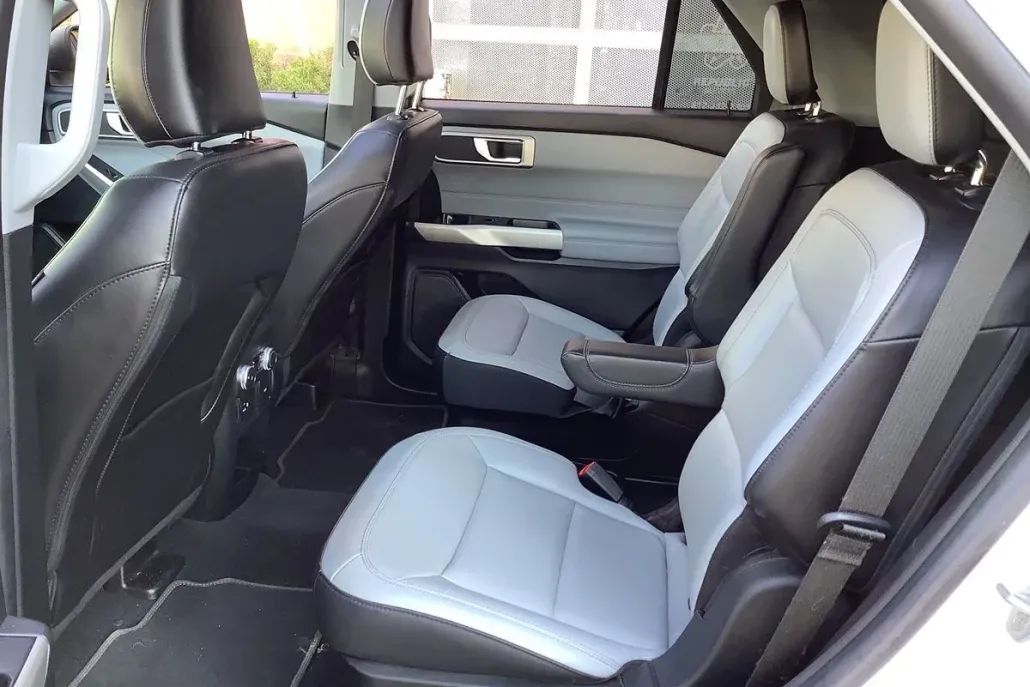 2021 Ford Explorer XLT photo 1