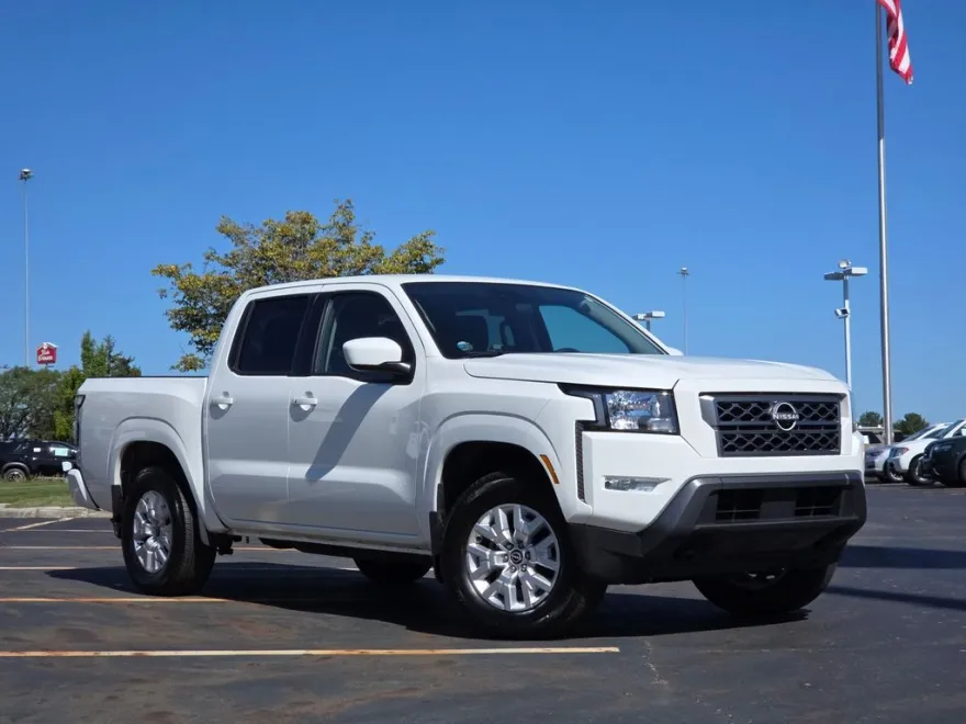 2023 Nissan Frontier SV photo 1