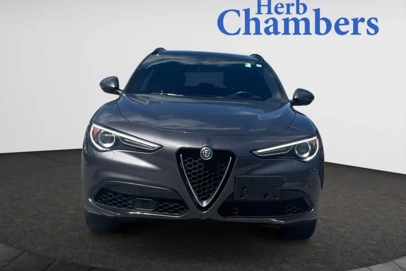 2022 Alfa Romeo Stelvio Ti photo 1