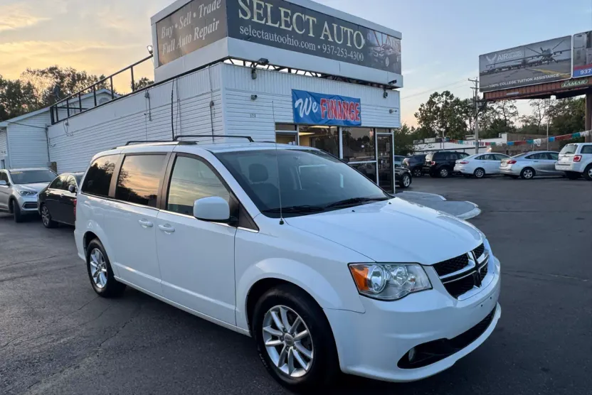 2018 Dodge Grand Caravan SXT photo 1