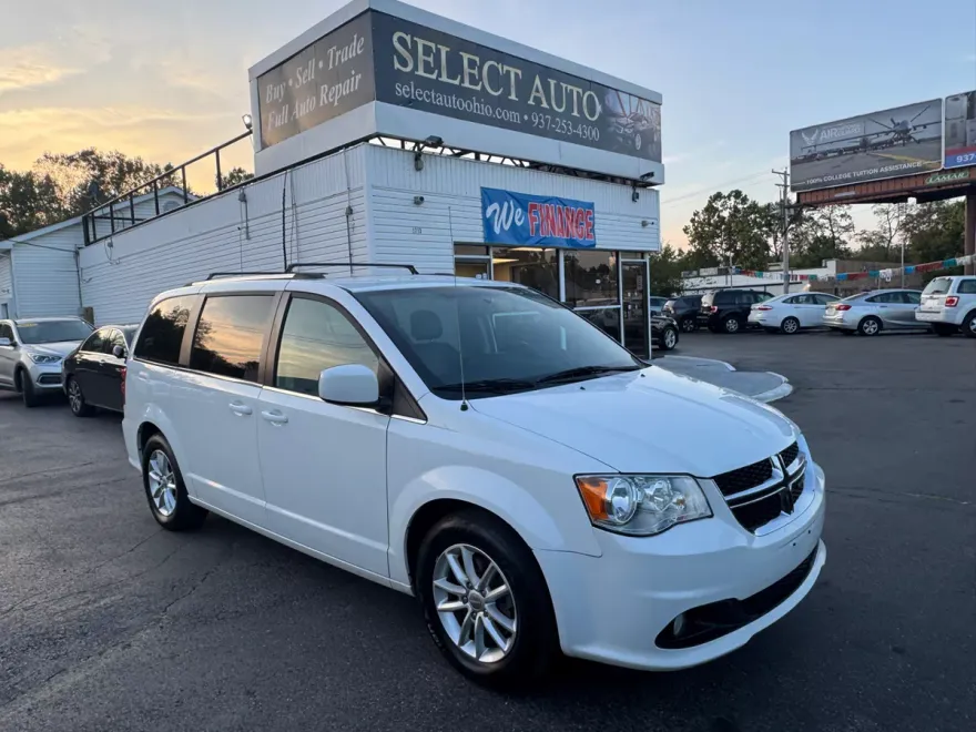 2018 Dodge Grand Caravan SXT photo 1