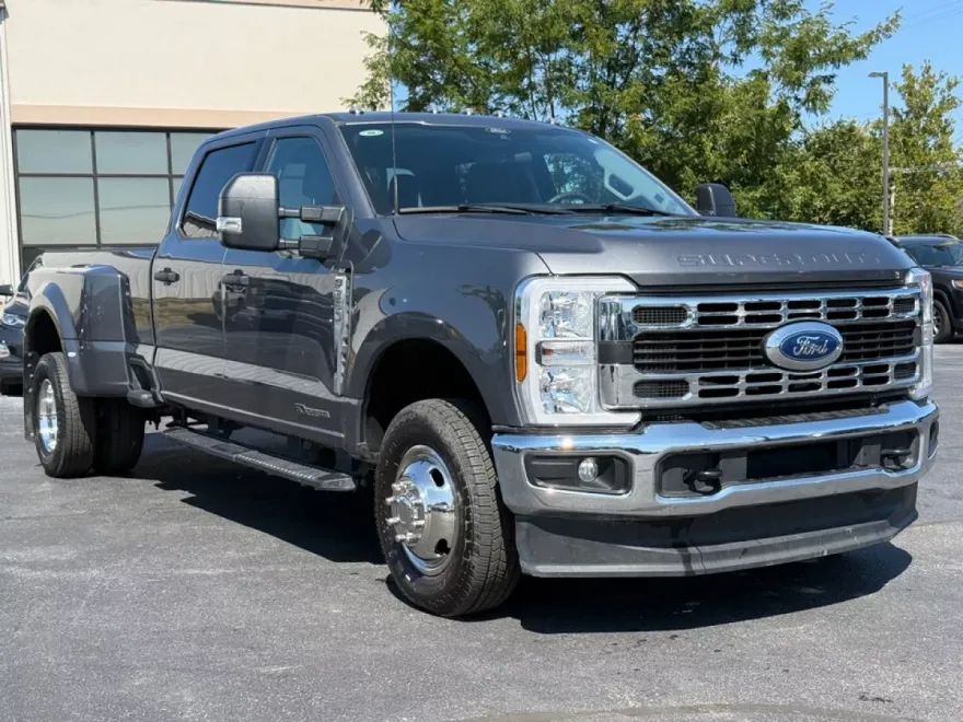 2024 Ford F-350 XLT photo 1