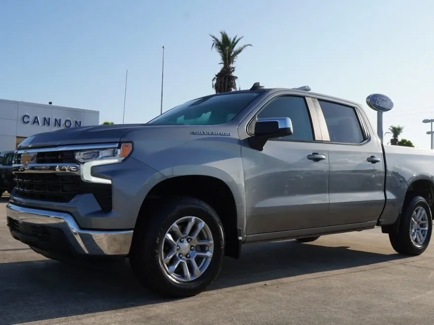 2023 Chevrolet Silverado 1500 LT photo 1