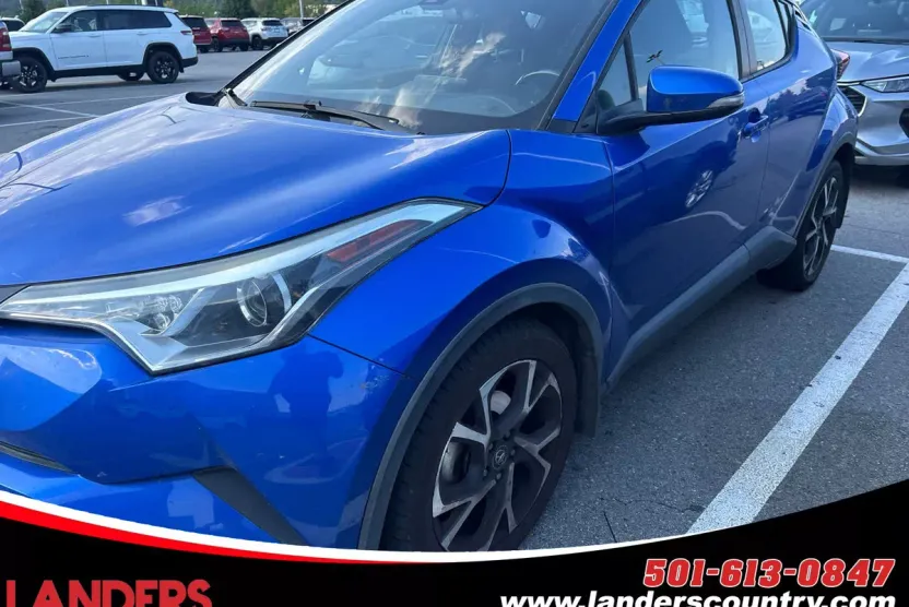2018 Toyota C-HR XLE photo 1
