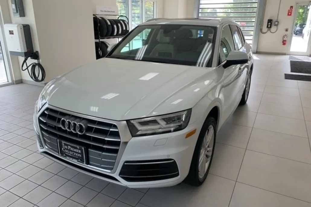 2020 Audi Q5 45 Premium Plus photo 1