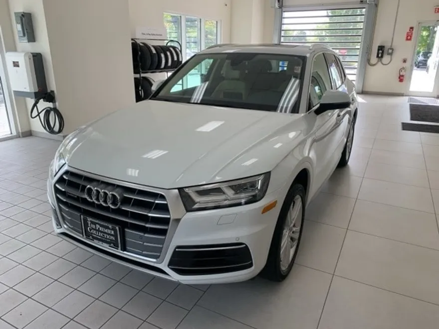 2020 Audi Q5 45 Premium Plus photo 1