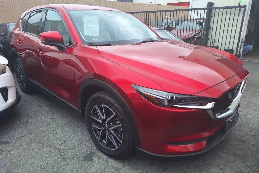 2017 Mazda CX-5 Grand Touring photo 1