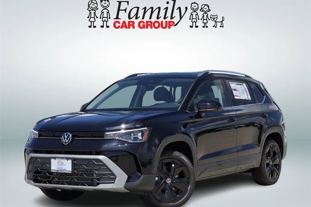 2025 Volkswagen Taos SE photo 1