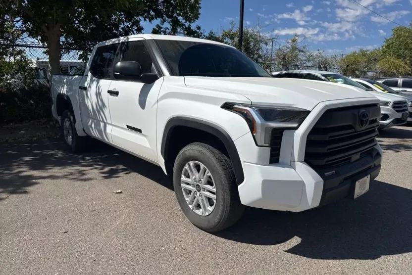 2024 Toyota Tundra SR5 photo 1