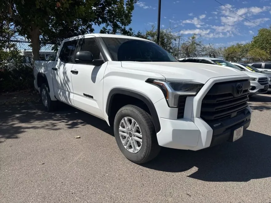 2024 Toyota Tundra SR5 photo 1