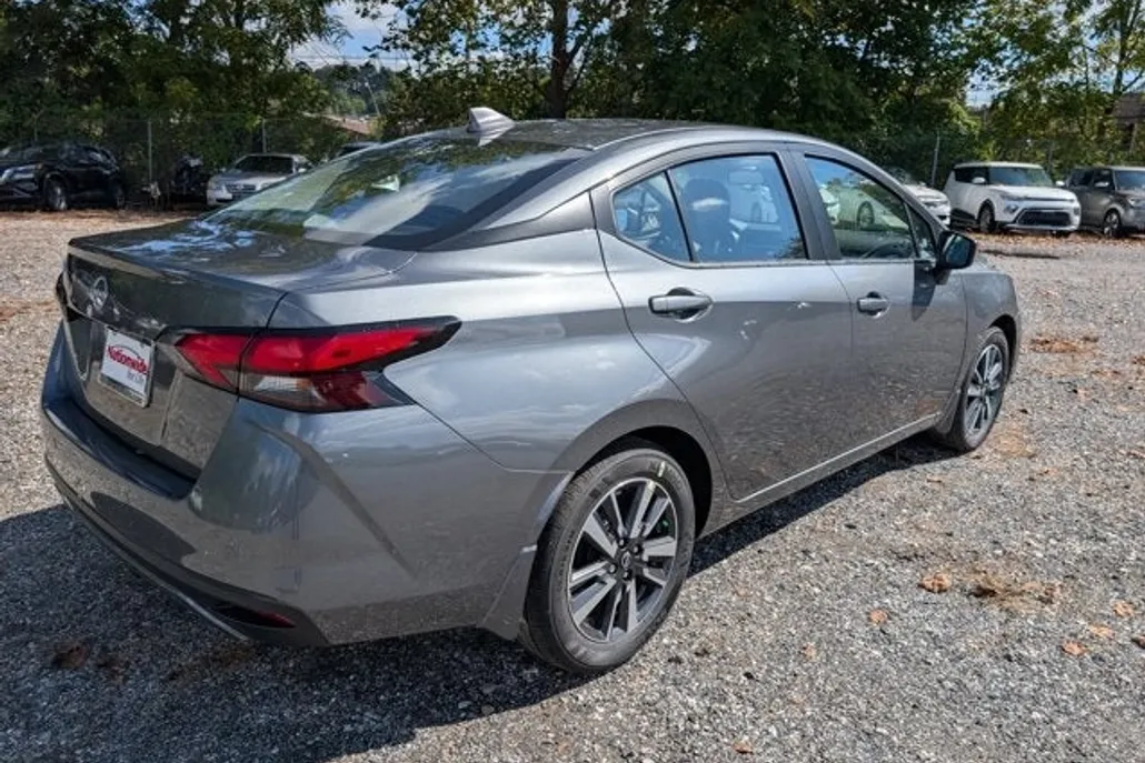 2025 Nissan Versa SV photo 1