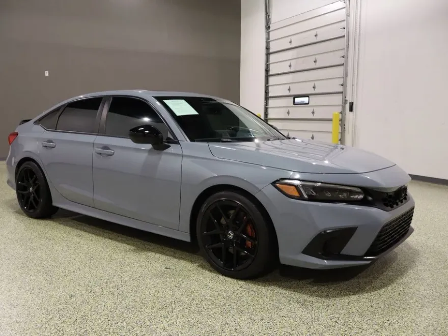 2022 Honda Civic Si photo 1