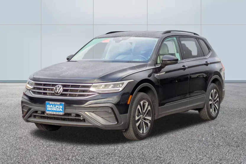 2023 Volkswagen Tiguan S photo 1