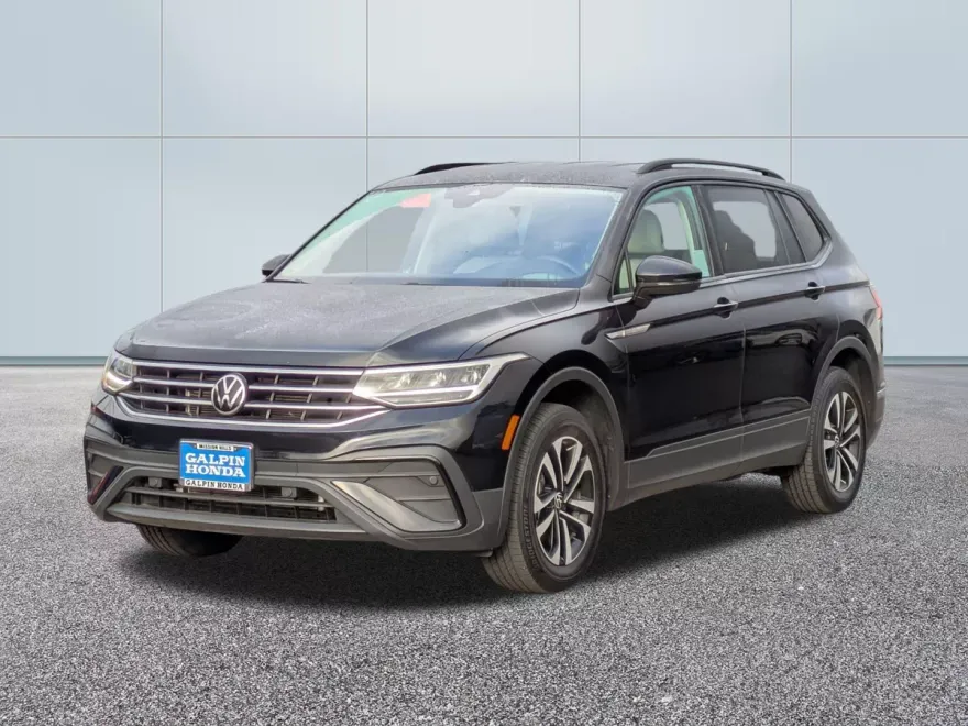 2023 Volkswagen Tiguan S photo 1
