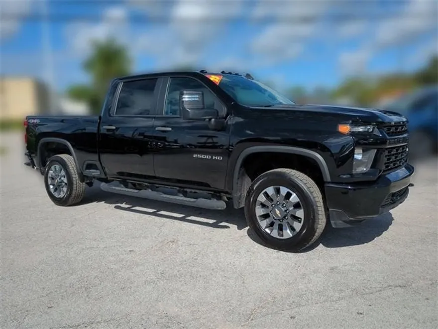 2023 Chevrolet Silverado 2500HD Custom photo 1