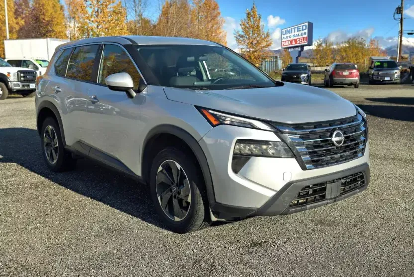 2024 Nissan Rogue SV photo 1