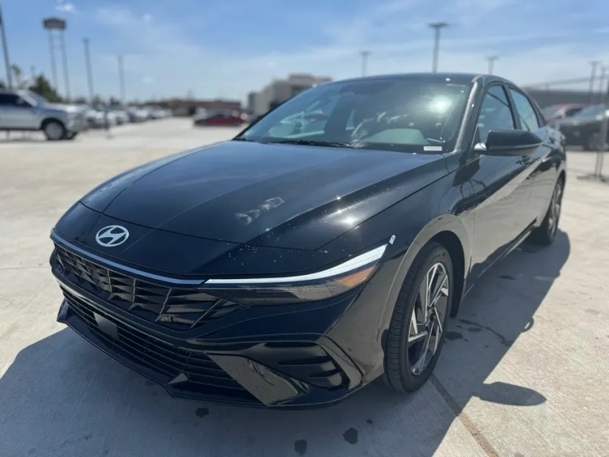 2025 Hyundai Elantra Hybrid Limited photo 1