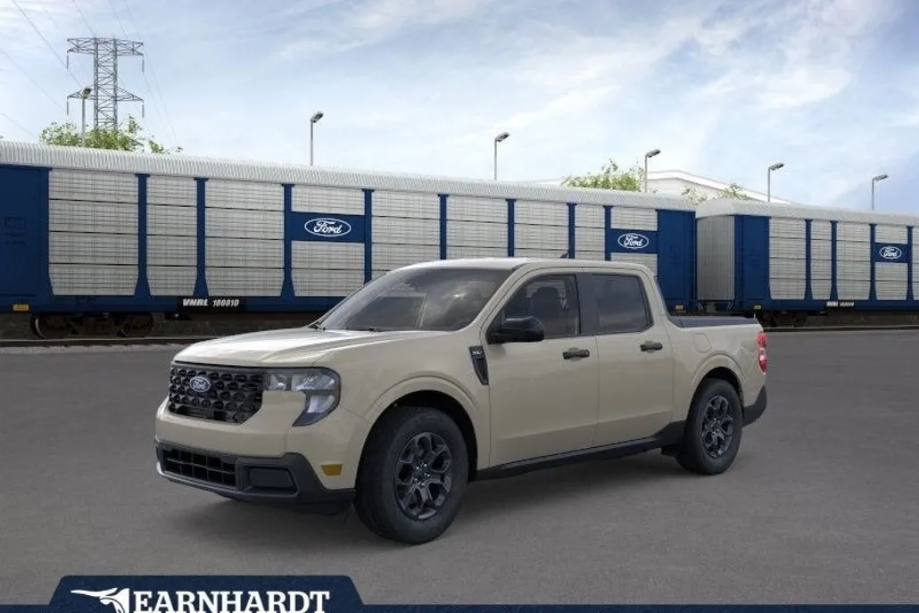 2025 Ford Maverick XLT photo 1