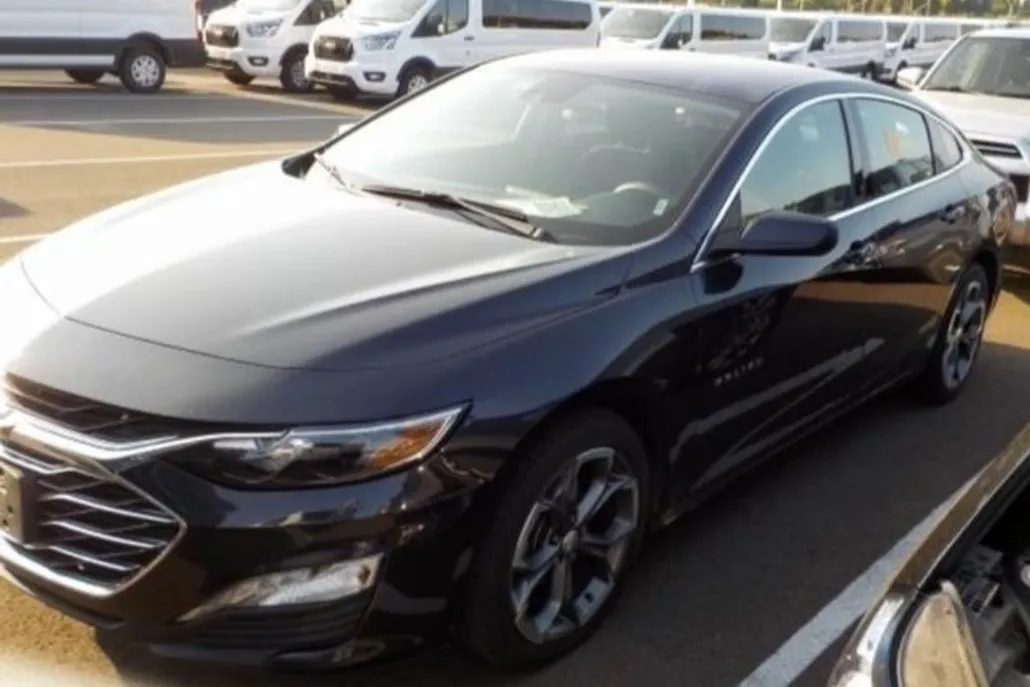 2023 Chevrolet Malibu 1LT photo 1