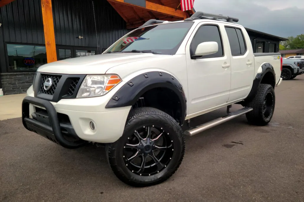 2014 Nissan Frontier PRO-4X Crew Cab photo 1
