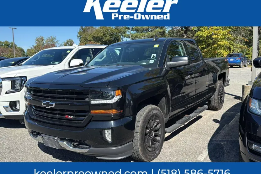2017 Chevrolet Silverado 1500 LT photo 1