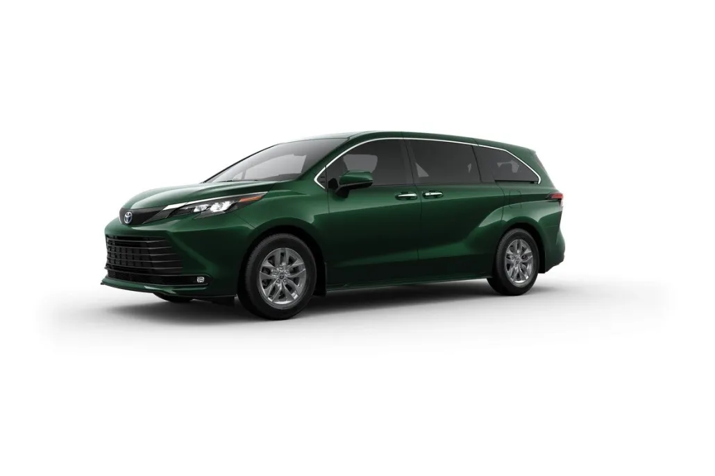 2025 Toyota Sienna XLE photo 1