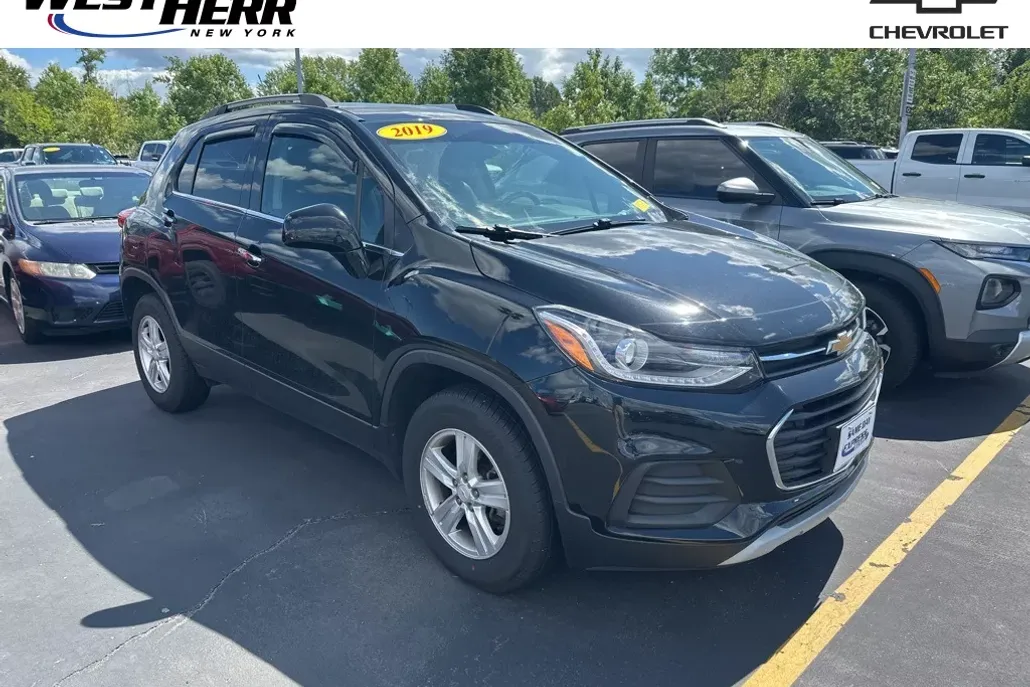 2019 Chevrolet Trax LT photo 1