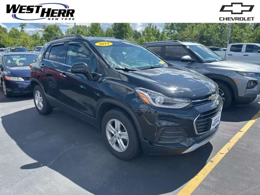 2019 Chevrolet Trax LT photo 1