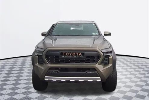 2024 Toyota Tacoma Trailhunter photo 2